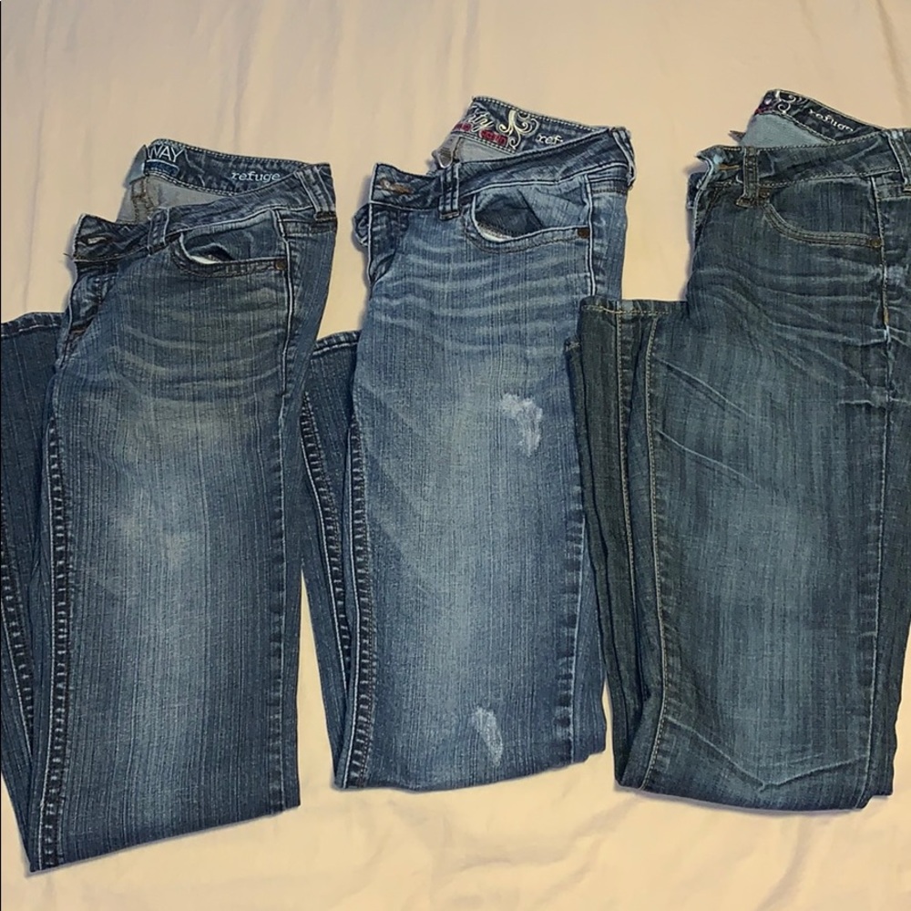 Refuge, Bundle of 3 jeans